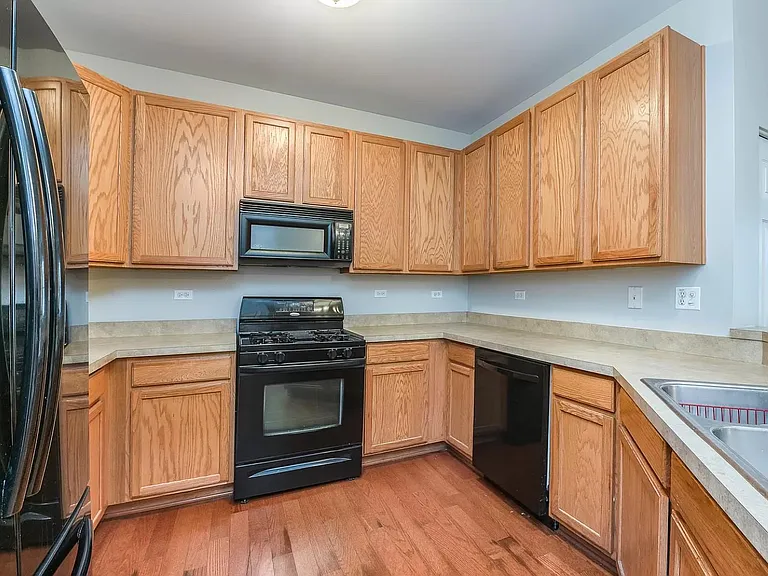 315 Springbrook Trl S — Photo 4
