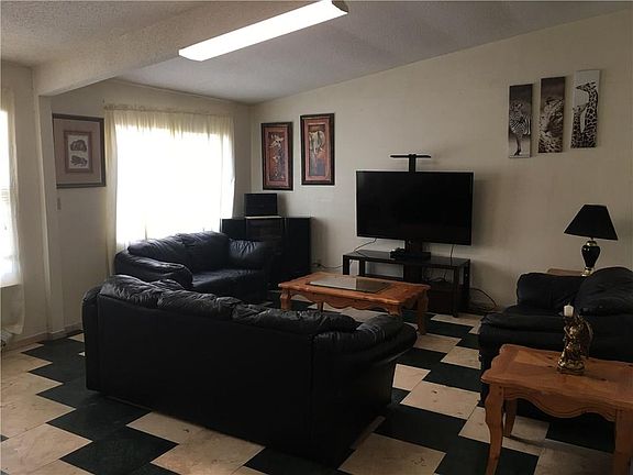 5th image of 1021 La Huasteca Way