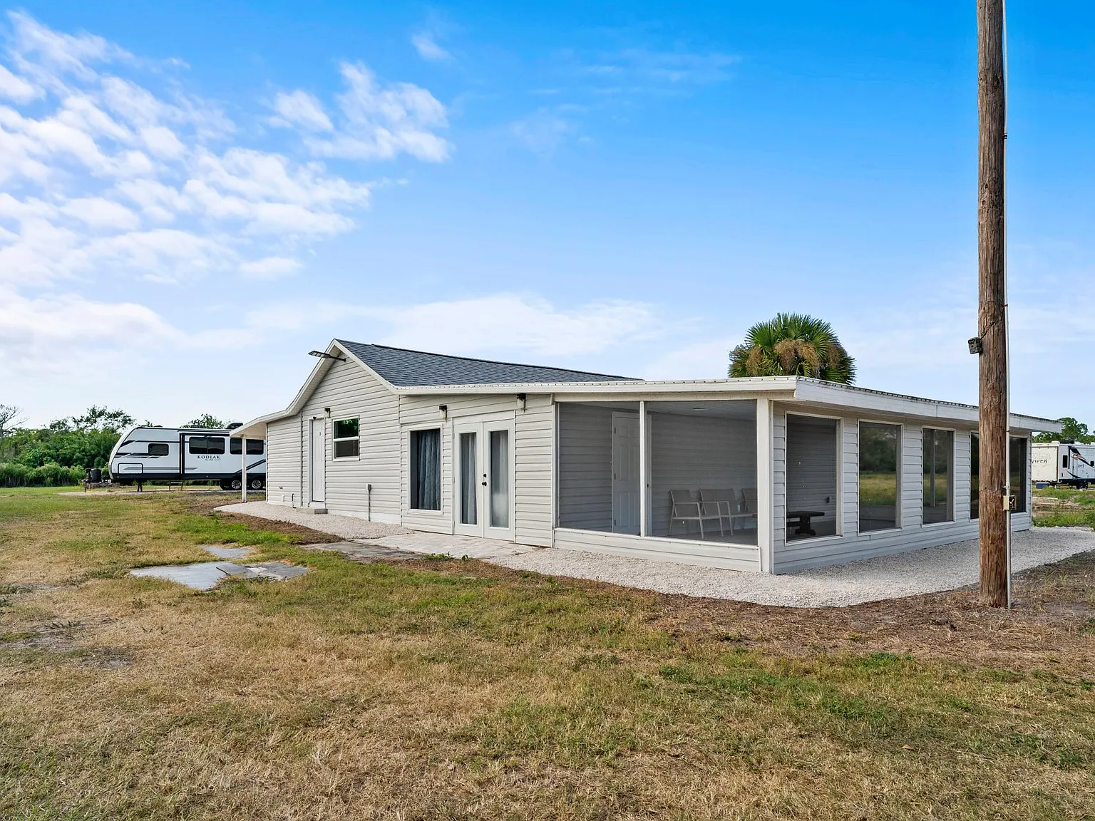 1727 E Manasota Beach Rd — Photo 4