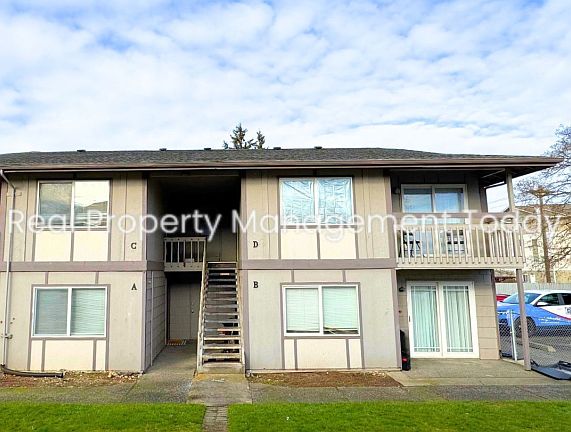2nd image of 4024 S Lawrence St #B