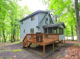 294 Falling Waters Blvd, Lackawaxen, PA 18435