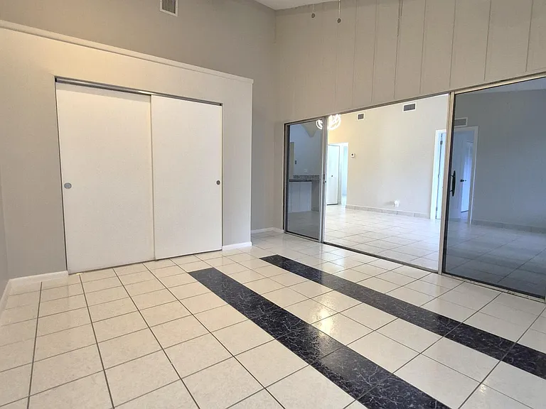 5510 Lakewood Cir S #C — Photo 28