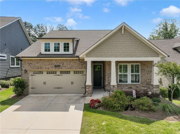 7013 River Rock Dr, Flowery Branch, GA 30542