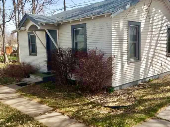 411 E F St, North Platte, NE 69101