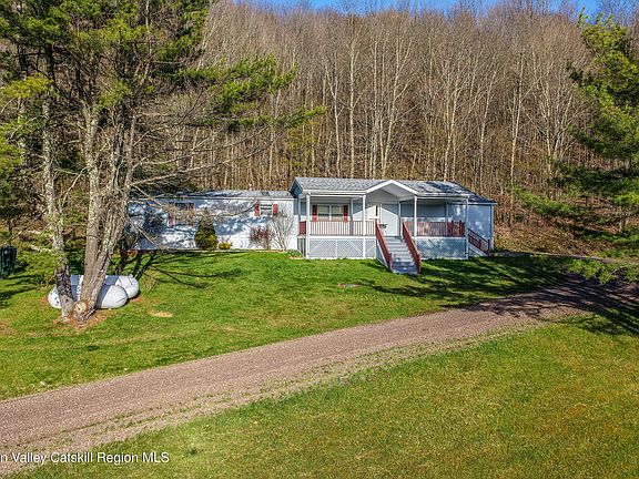 2nd image of 1264 Betty Brook Road