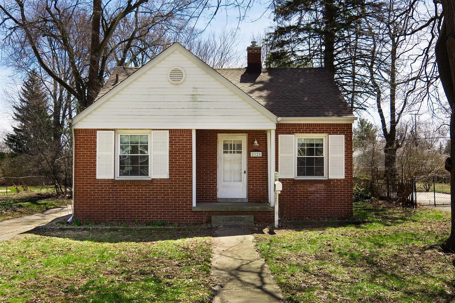 2125 Midvale St photo 1