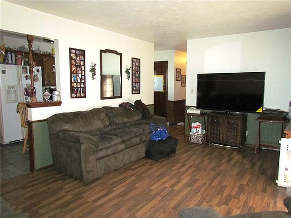 3rd image of 442 E Mohr Ln