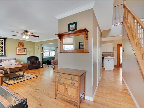 3rd image of 23 Northumberland Dr