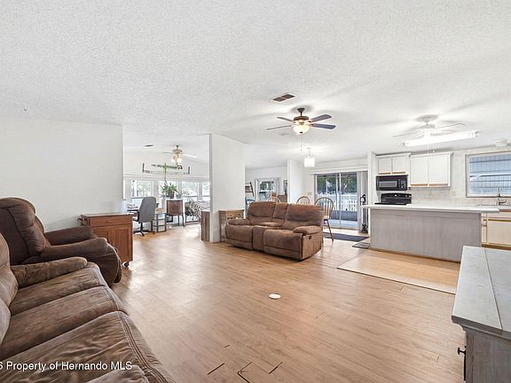 5th image of 15439 Brookridge Blvd
