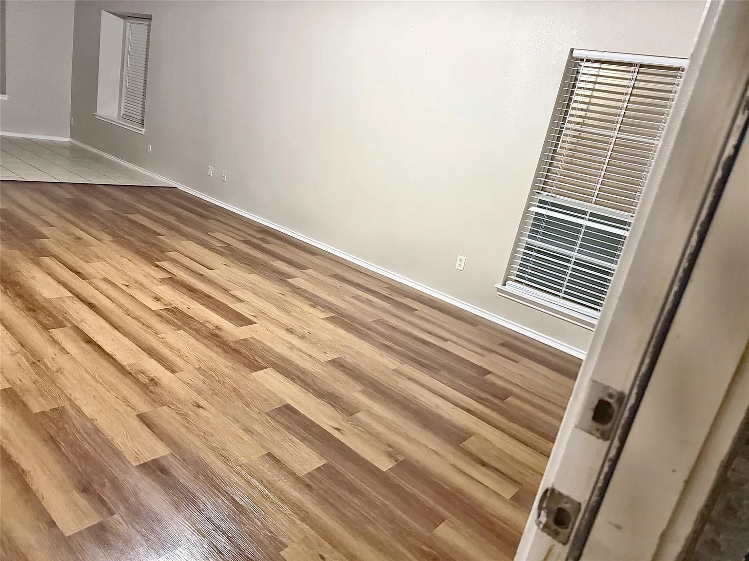 4 bed, 2.5 bath, 1989 sqft, $2,250 — Photo 4