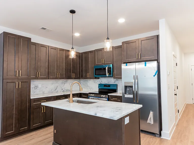 115 High Park Cir — Photo 2