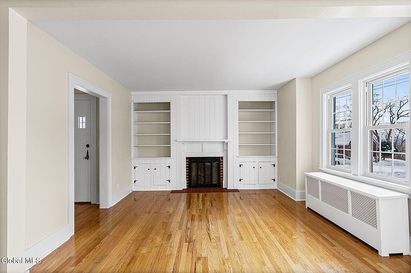 3rd image of 7 Westlane Road