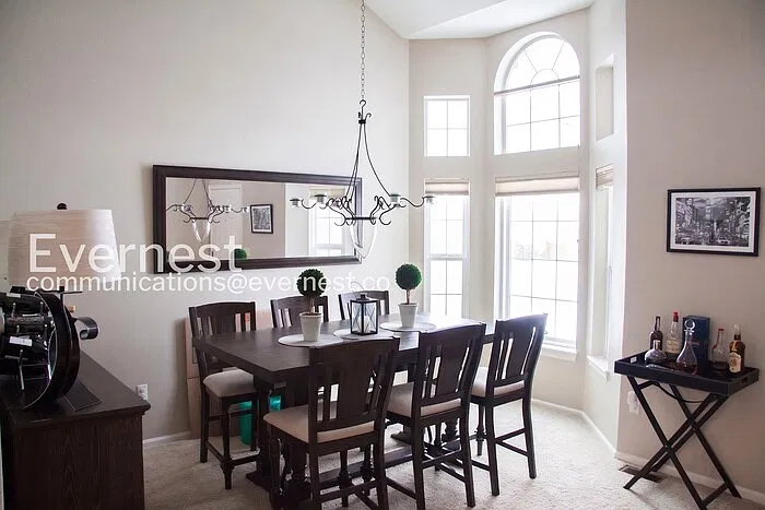3 bed, 2.5 bath, 2128 sqft, $3,100 — Photo 3