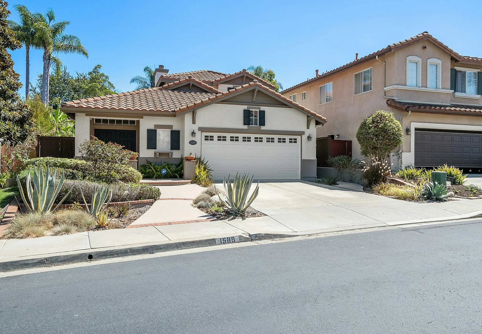 1589 Turquoise Drive — Photo 2