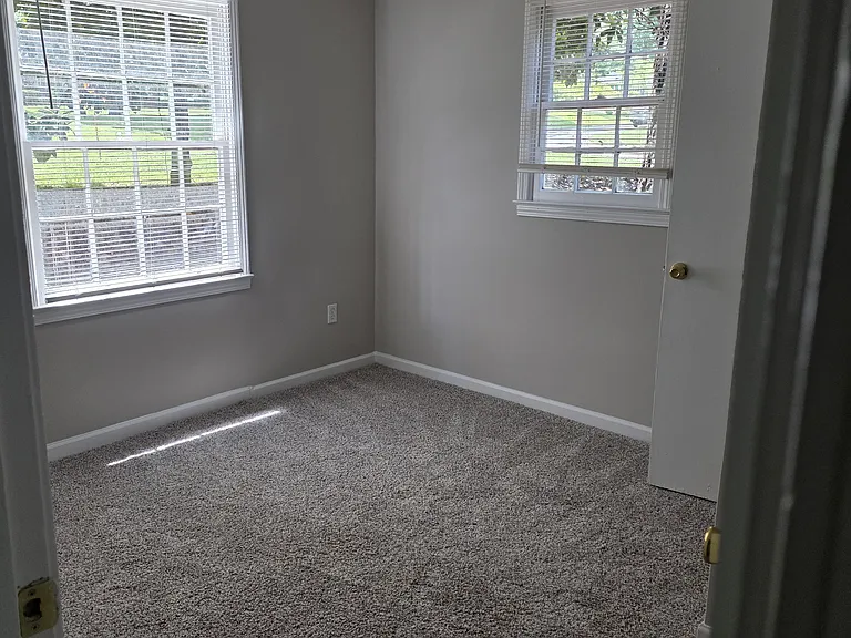 Bentley Woods Apartments — Photo 12