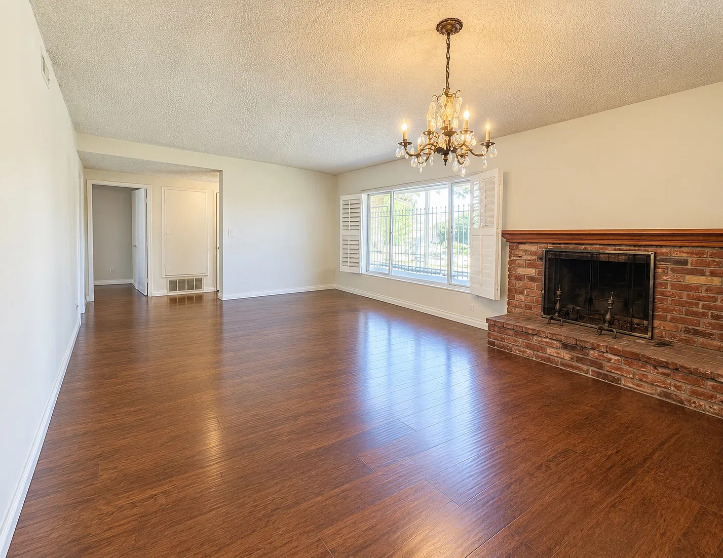 3 bed, 1525 sqft, $2,800 — Photo 2