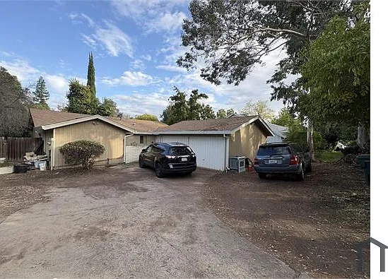 2 bed, 1100 sqft, $2,195 — Photo 4