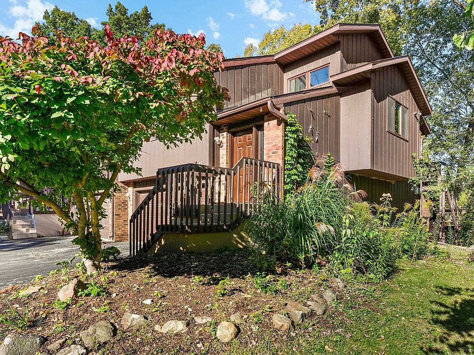 1st image of 15 Hickory Dr