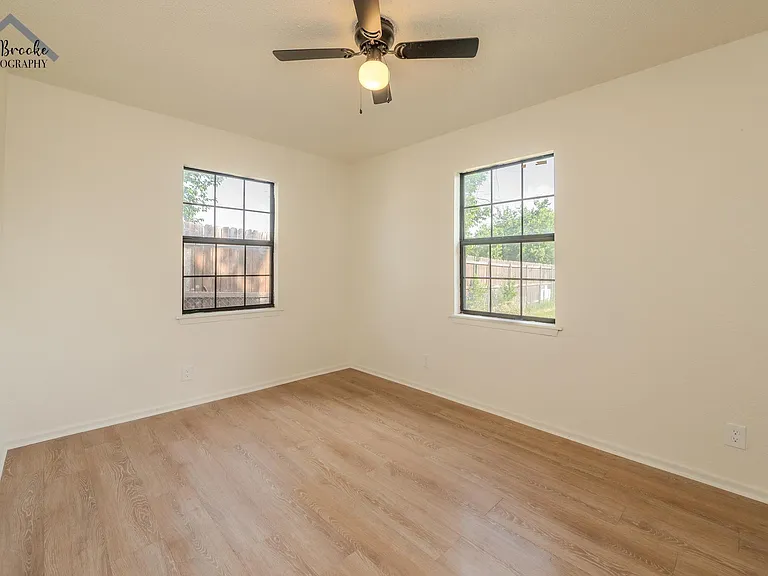 1643 Best Blvd — Photo 14