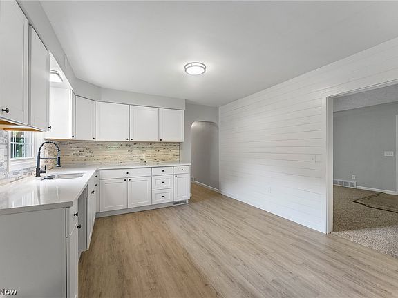 5th image of 3510 E Heights St SE
