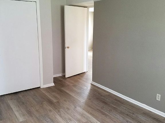 2nd image of 1008 Cedar Ln APT D