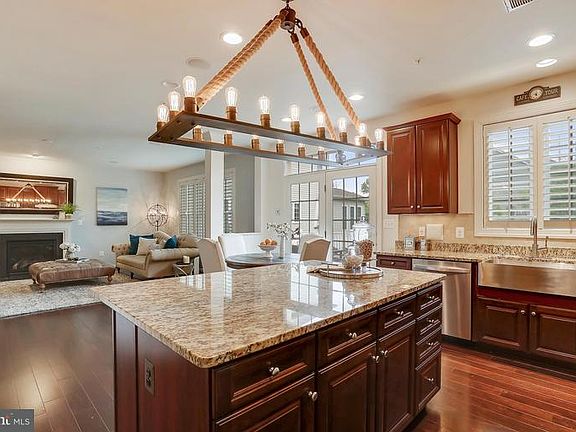 5th image of 15506 Hallman Grove Ct