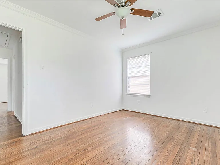 230 Bizerte St — Photo 23