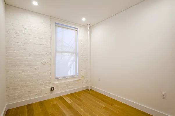 Rented by Veracity NYC LLC | media 31