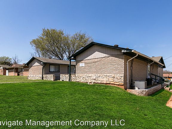 3rd image of 815 Redbird Dr