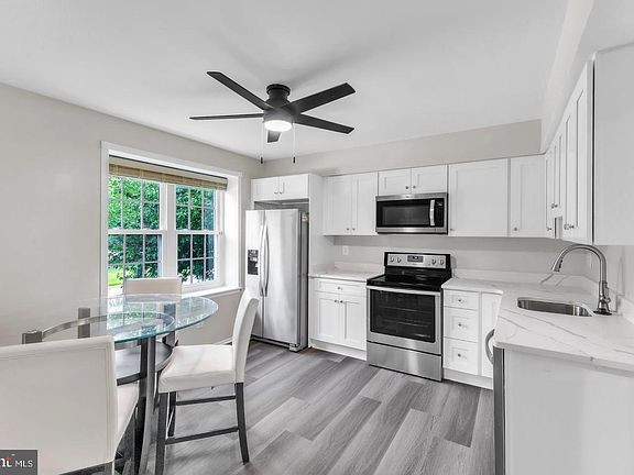 3rd image of 2629 Ebony Rd