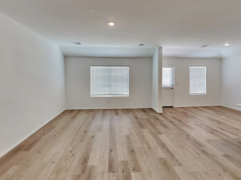 4013 Becky Ln — Photo 3