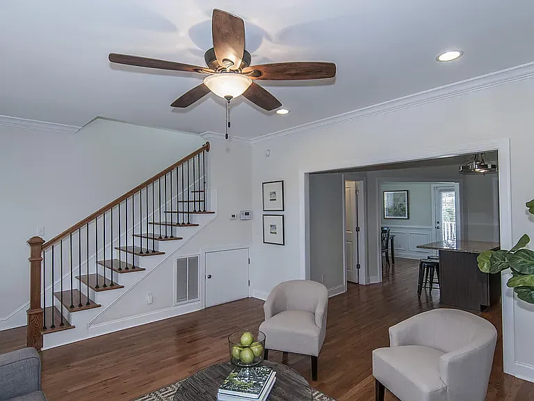 3 bed, 2.5 bath, 1360 sqft, $3,700 — Photo 2