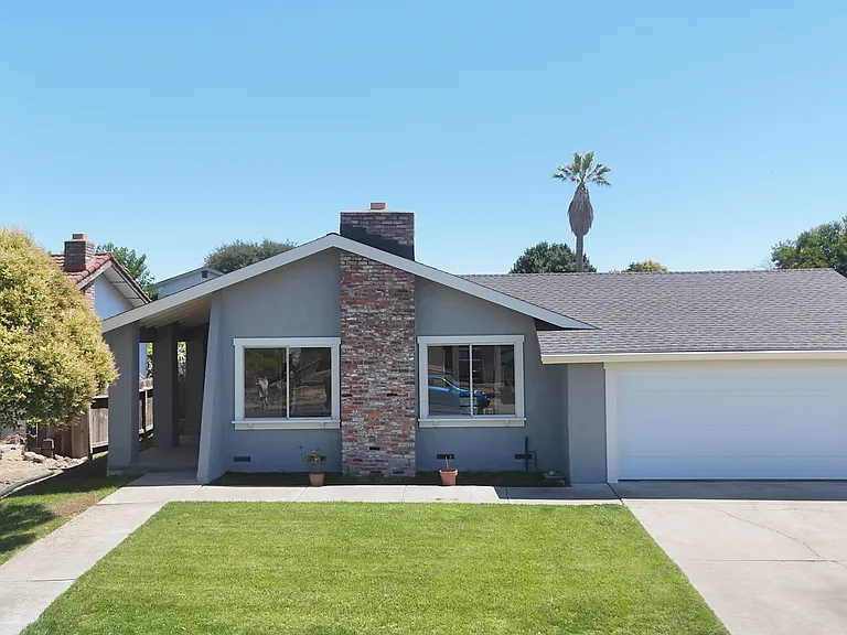 1108 Gumwood Ln — Photo 1