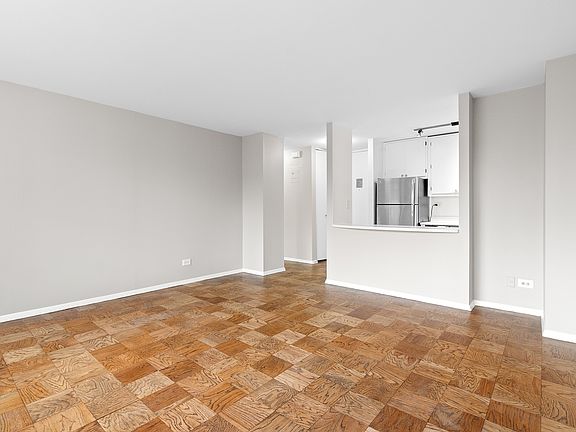 5th image of 330 E 39th St APT 21E