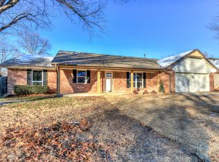 3713 Red Oaks Dr, Norman, OK 73072