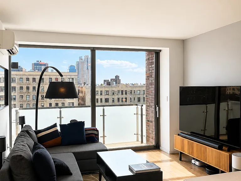 40 Pinehurst Ave #5C — Photo 1