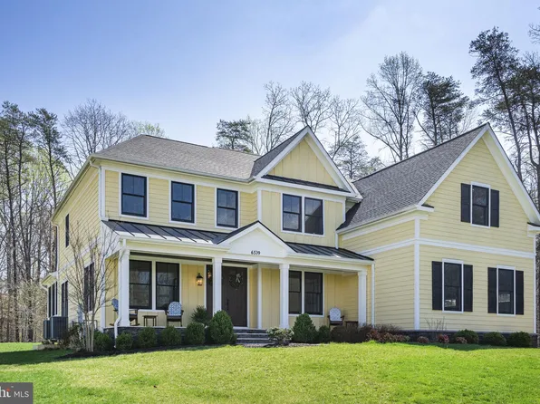 6539 Foxhollow Ln, Fairfax Station, VA 22039
