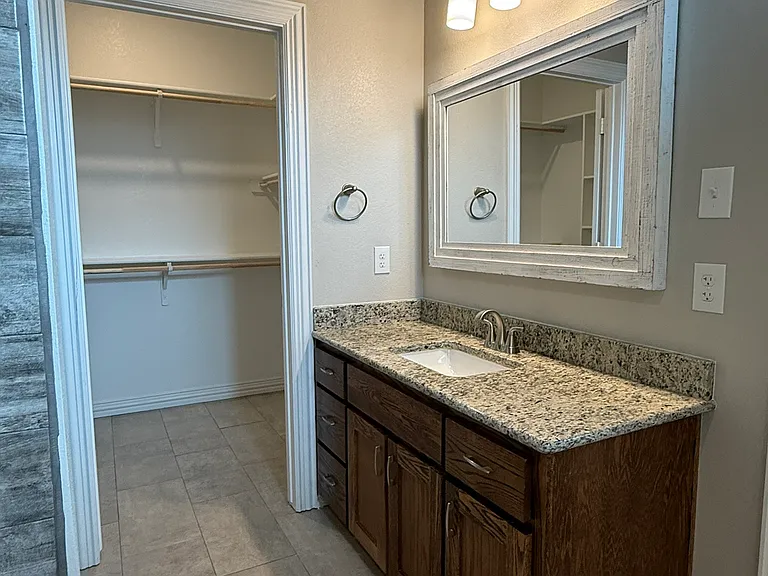 3202 Fenway Cir — Photo 13