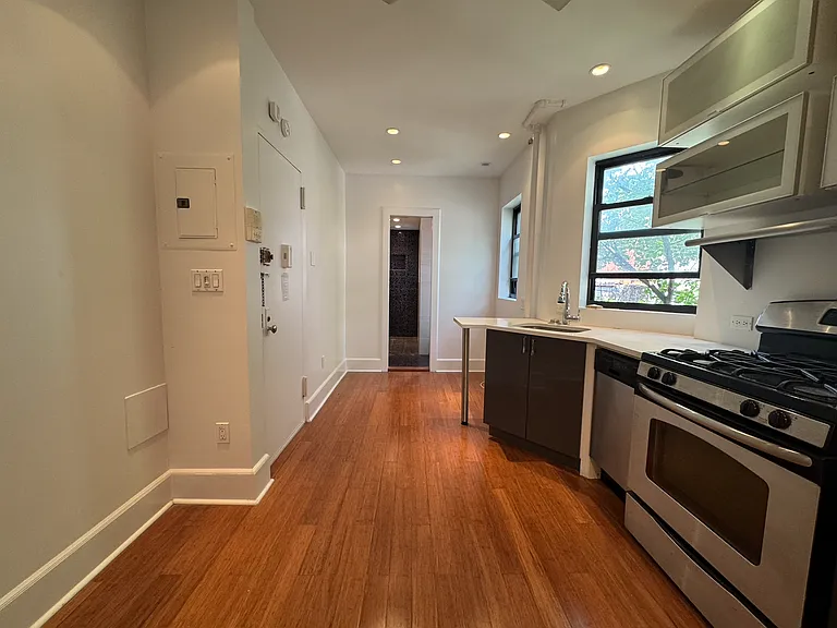 192 Spring St #15 — Photo 5