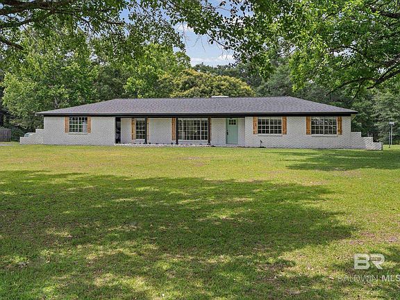 4th image of 45159 Chalet Dr