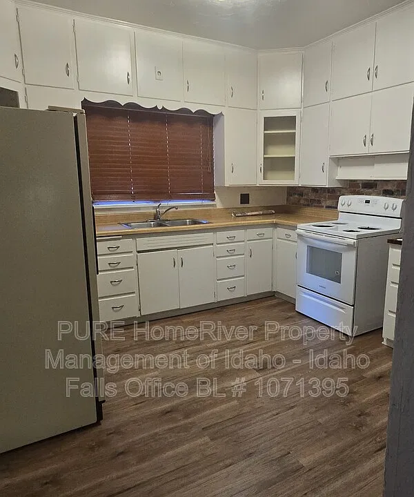 159 S Water Ave #1