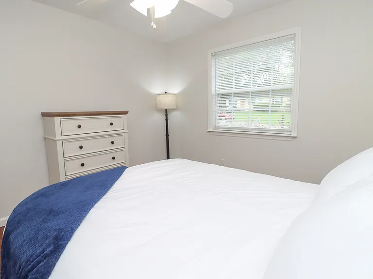 1904 Karen Ln — Photo 19