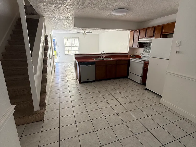 2816 Destrehan Ave — Photo 6