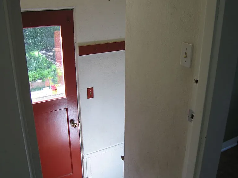 1005 NE D St — Photo 18