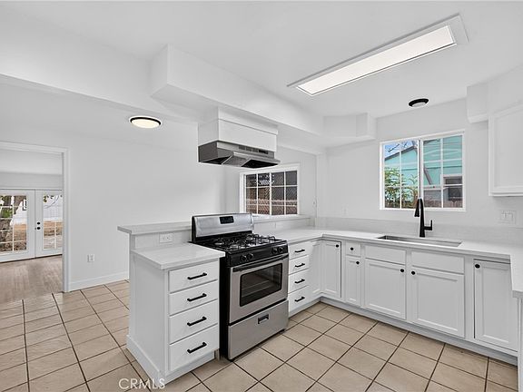 4th image of 3731 W 118th St