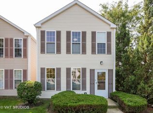 1119 Symphony Dr UNIT 1119, Aurora, IL 60504