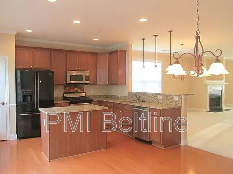 506 Williamson St SE — Photo 9