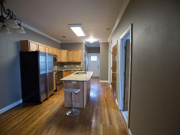 Kitchen with eat-in island