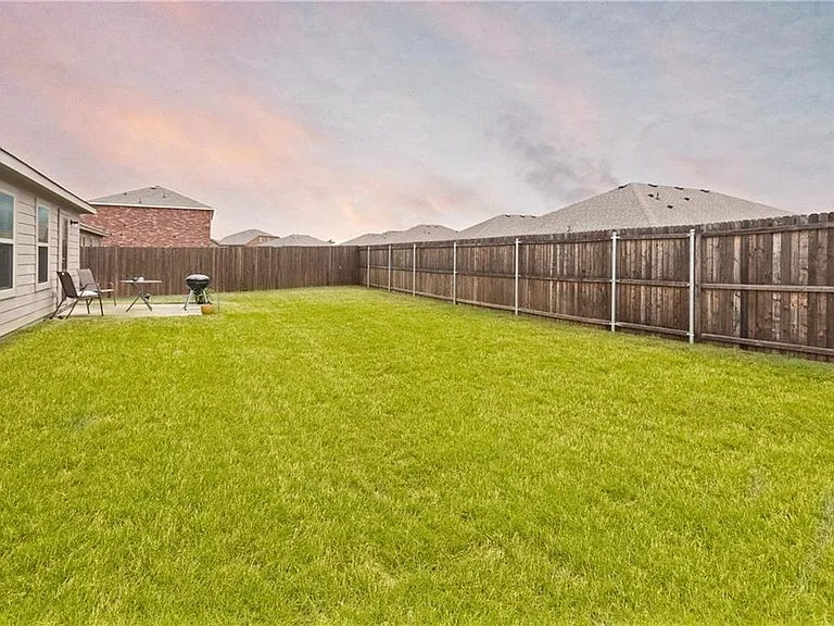 2406 Fall Ct — Photo 7