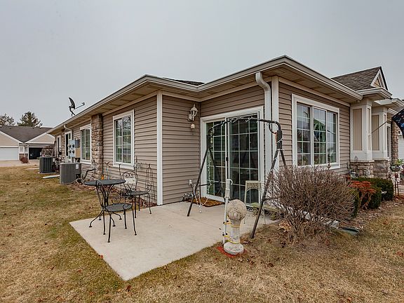 3rd image of 3620 NE Cottonwood Ln